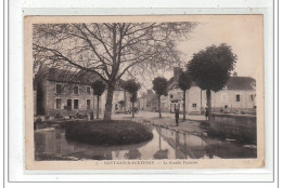 ISAINTE-SATUR-FONTENAY : La Grande Fontaine - état - Autres & Non Classés