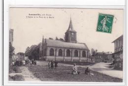 ISNEAUVILLE : L'eglise Et La Place De La Mairie - Etat - Andere & Zonder Classificatie