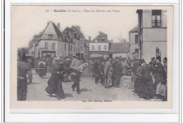 HESDIN : Place Du Marché Aux Porcs - Tres Bon Etat - Hesdin