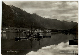 Olden I Nordfjord - Noruega