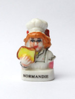 Fève Normandie Coiffes De Nos Régions Fournée Dorée - Personaggi