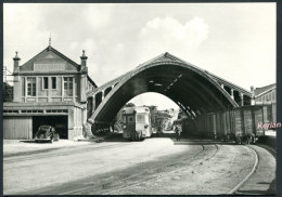 CPM Edit. BVA - Vers 1952 - Gare De St-Brieuc-Centrale - De Face Un Autorail Renault ABH 6 - Voir 2 Scans & Descriptif - Saint-Brieuc