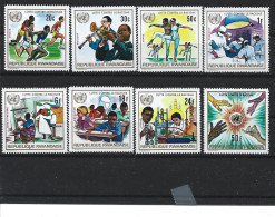 1972 RWANDA 493-500 ** Racisme, Musique, Chirurgie, Tissage, Mains - Unused Stamps