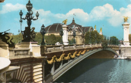 CPM - P - PARIS - PONT ALEXANDRE III ET GRAND PALAIS - Bridges