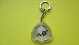 Porte Clé Années 60, PISTE JUNIOR PEUGEOT 204 - Key-rings