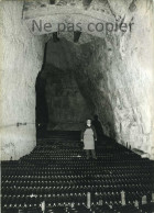 CHAMPAGNE HENRIOT 1975 Les Caves Et Les Bouteilles Photo 17,9 X 12,6 Cm - Autres & Non Classés