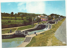 *CPM - 34 - BEZIERS - Les Neufs écluses - Canal Du Midi - Carte Toilée - Beziers