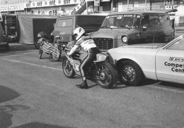 MOTO HARLEY DAVIDSON LE MANS 1976 PHOTO DE PRESSE  17X12CM - Sport