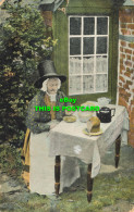 R590036 A Welsh Woman Drinks Tea. Valentines Series. 1905 - Welt