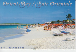 St Martin Baie Orientale,  Plage Sable Blanc, Parasols Rouge, Animation CM 2 Scans - Saint-Martin