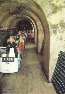 *CPM - 51 - REIMS - Cave Piper - Heidsieck . Petit Train - Reims