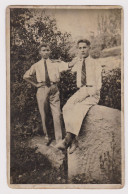 Stylish Guys, Two Young Men, Closeness Portrait, Vintage 1920s Orig Photo Gay Int. 8.7x13.8cm. (60603) - Personnes Anonymes