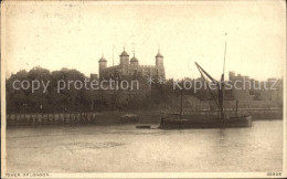 11777349 London Tower Of London Thames Boat - Autres & Non Classés