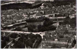 LUXEMBOURG. - Vue Aérienne Sur La Ville.  -  Non Circulée.  Carte 14 X 9 Cm.  Carte De Fabrication Suisse - Luxemburgo - Ciudad