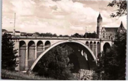 LUXEMBOURG. - Pont Adolphe, Caisse D'épargne  -  Non Circulée.  Carte 14 X 9 Cm.  Carte De Fabrication Suisse - Luxembourg - Ville