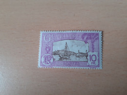 TIMBRE   GUADELOUPE       N  121    COTE  1,25   EUROS  NEUF  TRACE  CHARNIERE - Ungebraucht