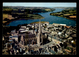 22 - TREGUIER - L'EGLISE ET LA RIVIERE LE GUINDY - Tréguier