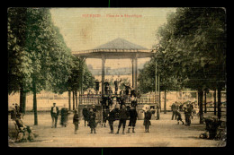 59 - FOURMIES - PLACE DE LA REPUBLIQUE - LE KIOSQUE DE MUSIQUE - CARTE TOILEE ET COLORISEE - Fourmies