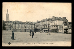 87 - LIMOGES - LA PLACE DE LA REPUBLIQUE ET LE CASINO - Limoges