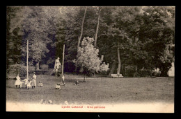 92 - SCEAUX - LE LYCEE LAKANAL - UNE PELOUSE - Sceaux