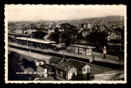 92 - RUEIL - LES QUAIS DE LA GARE DE CHEMIN DE FER - Rueil Malmaison