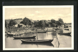 AK Holmen, Kleine Boote Am Ufer, Blick Auf Die Wohnhäuser  - Denmark