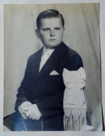 Photographie - Portrait D'un Enfant Faisant Sa Première Communion. - Anonyme Personen