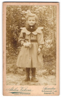 Fotografie Atelier Victoria, Spandau, Brückenstrasse 1, Hübsches Mädchen Im Garten  - Anonymous Persons