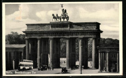 AK Berlin, Strassenverkehr Am Brandenburger Tor  - Andere & Zonder Classificatie