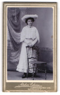 Fotografie Atelier Elvira, Ludwigshafen A. Rhn., Oggersheimerstr. 4, Junge Dame In Weisser Kleidung  - Personas Anónimos