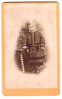 Fotografie Chr. Beitz, Arnstadt, Kind In Modischer Kleidung  - Personnes Anonymes