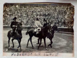 Photographie - Image D'une Corrida En Espagne (7 Cm X 5 Cm). - Métiers