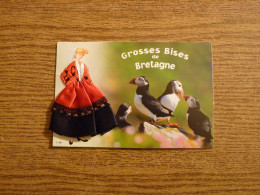 Carte Brodée "Grosses Bises De Bretagne" - Jeune Femme Costume Brodé/Tissu- 10,2x14,7cm Env. - Bordados