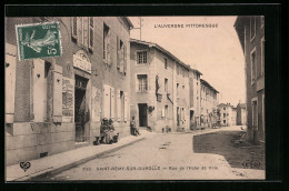 CPA Saint-Rémy-sur-Durolle, Rue De L`Hotel De Ville, Vue De La Rue  - Autres & Non Classés