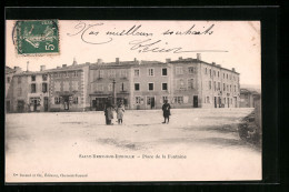 CPA Saint-Rémy-sur-Durolle, Place De La Fontaine  - Autres & Non Classés