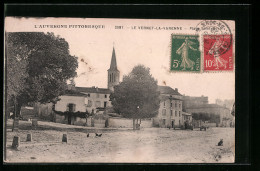 CPA Le Vernet-la-Varenne, Place Saint-Roch  - Autres & Non Classés