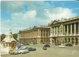 VOITURES AUTOMOBILES  .... PARIS PLACE DE LA CONCORDE, MINISTERE DE LA MARINE, HOTEL CRILLON, VOIR LE SCANNER - PKW