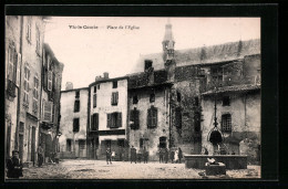 CPA Vic-le-Comte, Place De L`Eglise  - Vic Le Comte