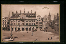 AK Rostock, Markt Mit Rathaus Und Strassenbahn  - Strassenbahnen