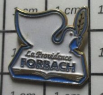 2819 Pin's Pins / Beau Et Rare : MARQUES / OISEAU BLANC LIVRE PLUME LIBRAIRIE ? LA PROVIDENCE FORBACH - Trademarks