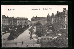 AK Budapest, Freiheits-Platz, Strassenbahn  - Tranvía