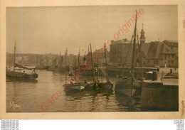 76.  DIEPPE .  Canots De Pêche Et Chalutiers Près De La Poissonnerie De Gros . - Dieppe