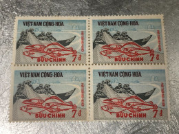 SOUTH VIETNAM Stamps(1972-DEVEL DE LA PECHE 7D00) PRINT ERROR(ASKEW)BLOCK 4-vyre Rare - Vietnam