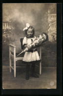 Foto-AK Fröhliches Mädchen Mit Schultüte Zum Schulanfang  - Eerste Schooldag