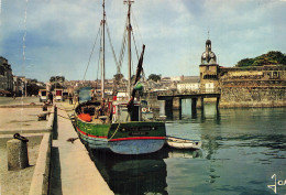 29 CONCARNEAU UN BATEAU DE PECHE - Concarneau