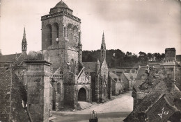 29 LOCRONAN L EGLISE ET LA PLACE - Locronan