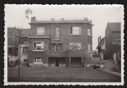 Jolie Photographie D'une Belle Maison D'architecte "Clos Joli", La Panne? Belgique? Architecture 1936, 8,8 X 5,8 Cm - Orte