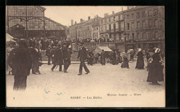 CPA Niort, Les Halles, Maison Aubert  - Niort