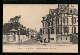 CPA Trouville-sur-Mer, Perspective De La Rue Victor-Hugo  - Trouville