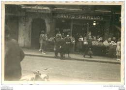 PHOTO COMMERCE DE FRUITS ET LEGUMES  AOUT 1949 FORMAT  8.50 X 6 CM - Berufe